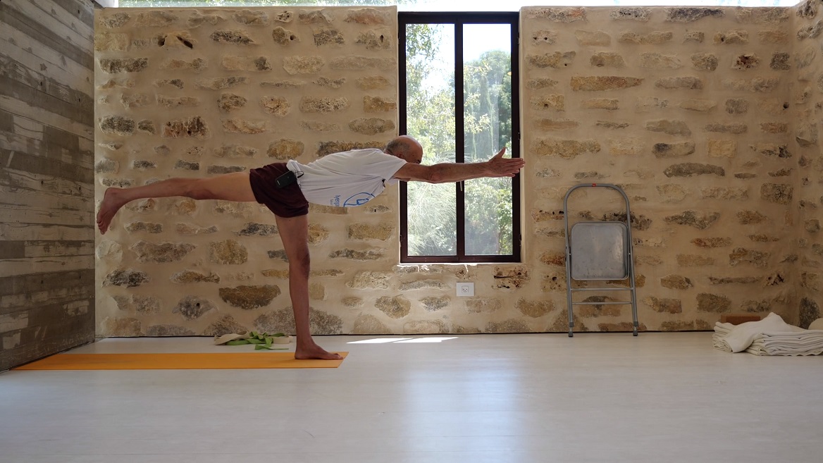 התארכות רגליים ופתיחת אגן